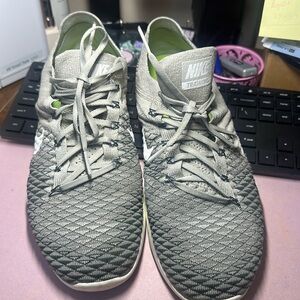 Nike Womens Free TR Flyknit 2 Running Shoes 9